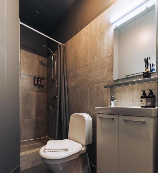 اتاق خانوادگی, Brim