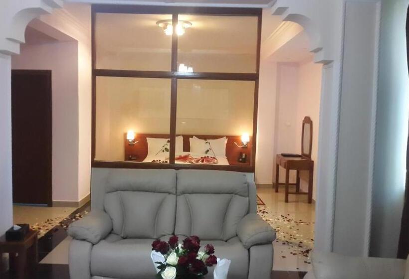 سوییت لوکس, C Fun Addis