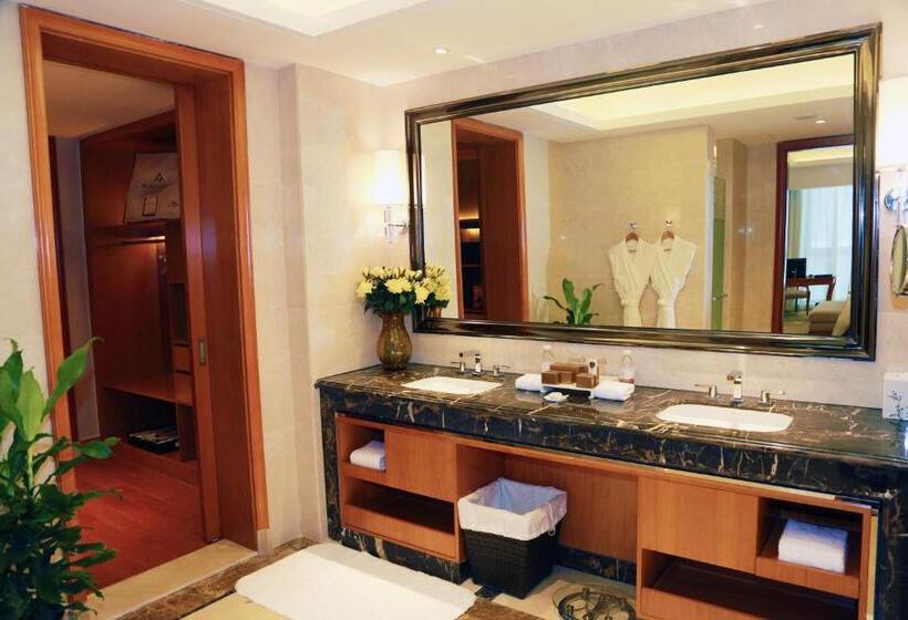 スイート, Huaguoshan