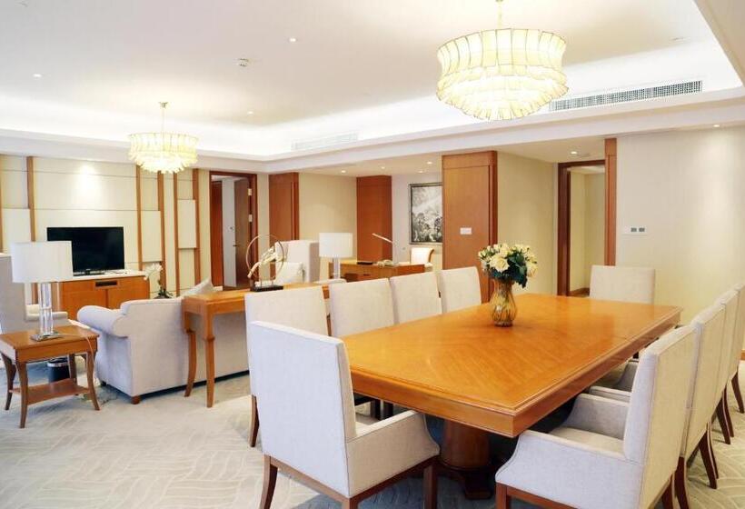 スーペリアースイート, Huaguoshan