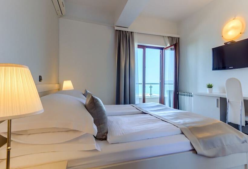 חדר סטנדרט נוף לים עם מרפסת, Pansion Martin