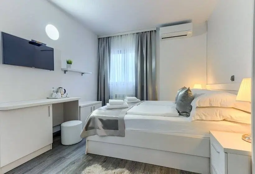 Standard-huone, Pansion Martin