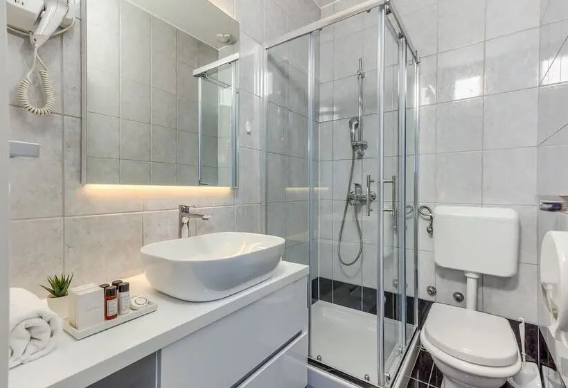 Standard-huone, Pansion Martin