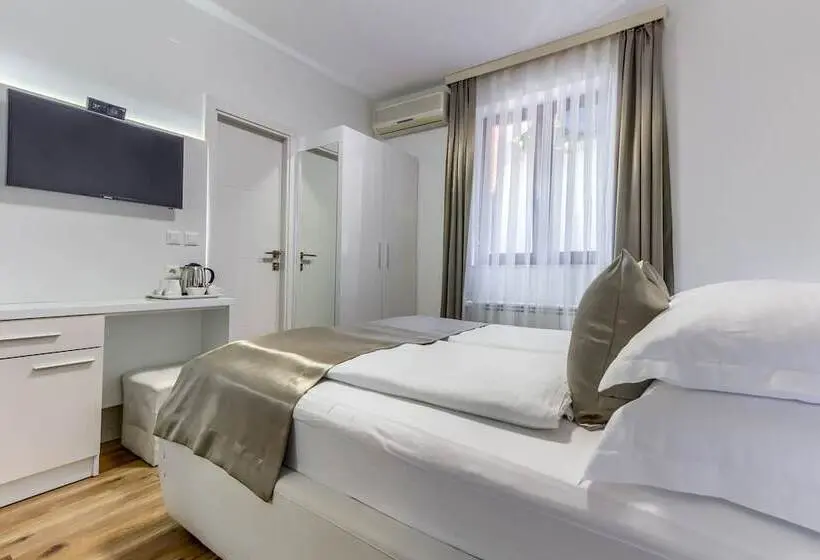 Standard-huone, Pansion Martin