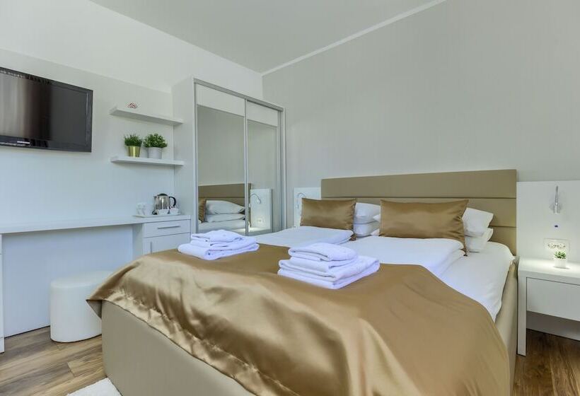 חדר סטנדרט לשלושה, Pansion Martin