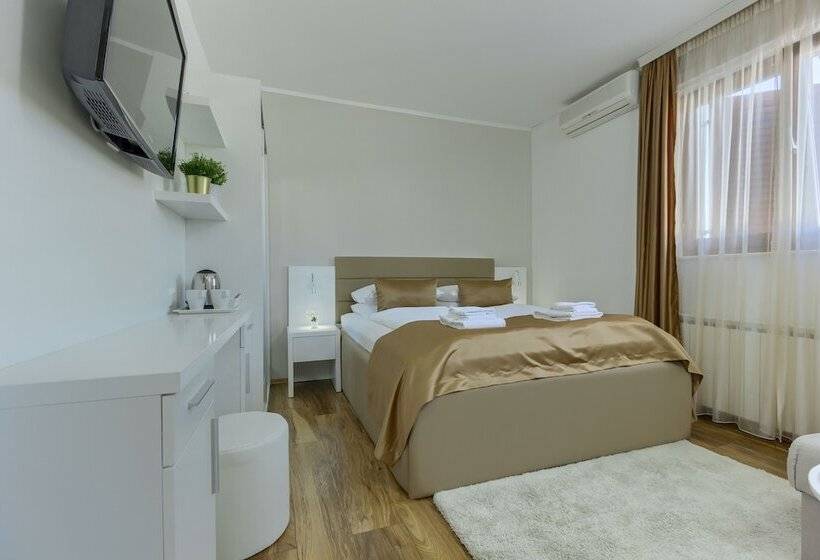 חדר סטנדרט לשלושה, Pansion Martin