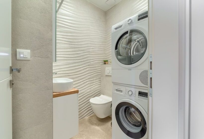 סוויטת ג'וניור נוף לים, Pansion Martin