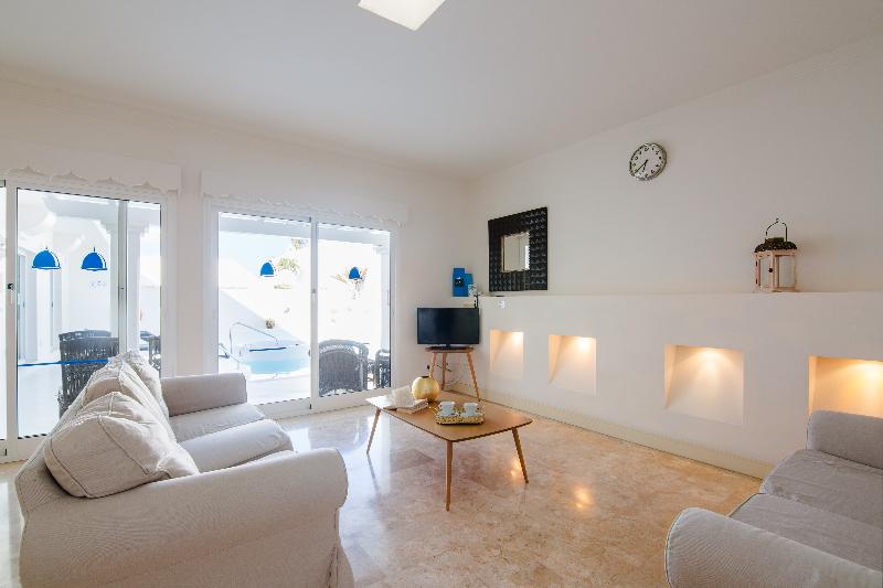 اتاق اجرایی, Seashells Millennium