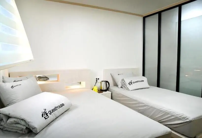 スタンダードトリプルルーム, 24 Guesthouse Suncheon