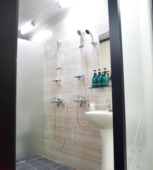 Кровать в Общей Комнате, 24 Guesthouse Suncheon