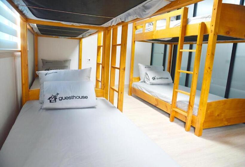 Кровать в Общей Комнате, 24 Guesthouse Suncheon