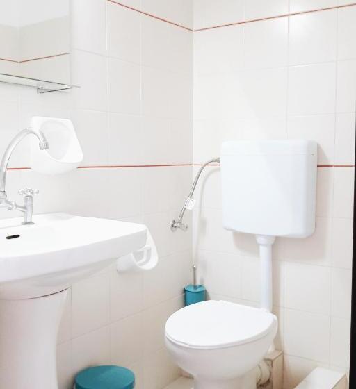 스탠다드 트리플 룸, Aegeeis