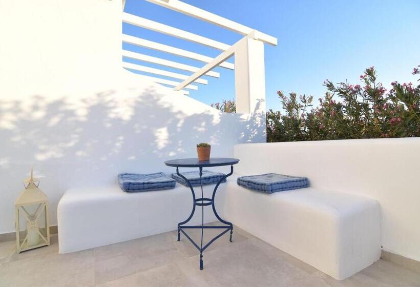 스탠다드 트리플 룸, Aegeeis