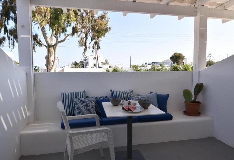 디럭스 룸, Aegeeis