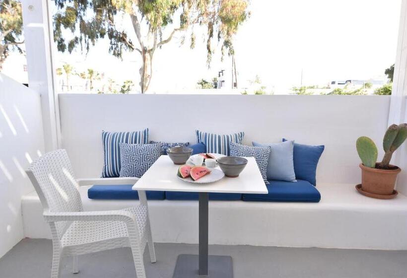 디럭스 룸, Aegeeis