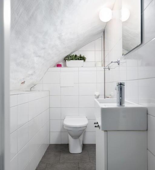 ルームシェアのワンベッド, L Skeppsbron