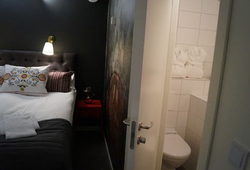 バス共有のスタンダードルーム, L Skeppsbron