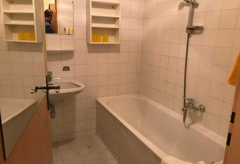 اتاق خانوادگی, Lehenerhof