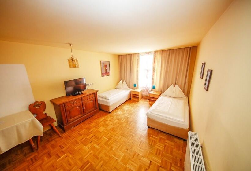 اتاق خانوادگی, Lehenerhof