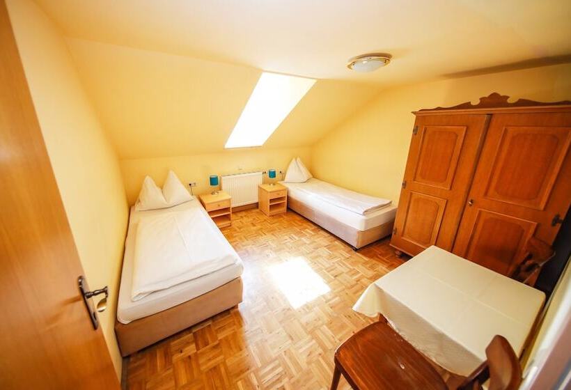 اتاق خانوادگی, Lehenerhof