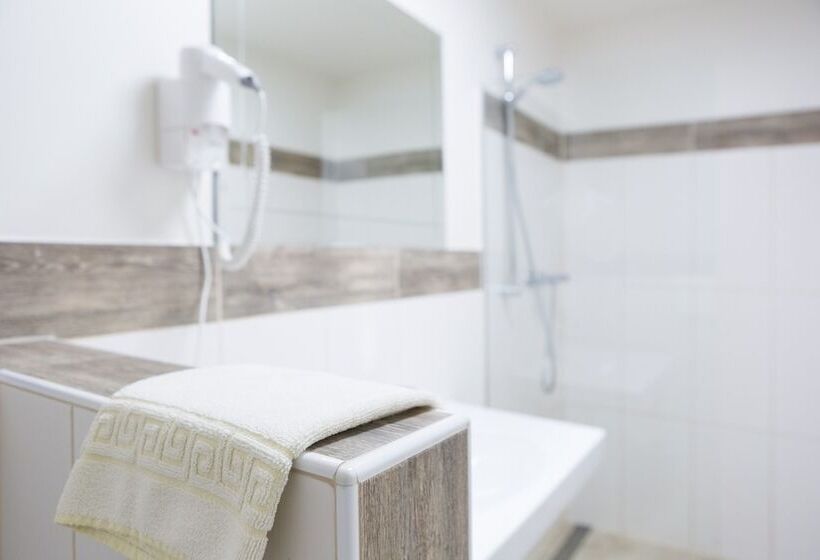 اتاق استاندارد, Lehenerhof