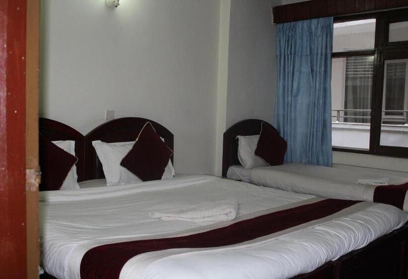 Chambre Triple Basique, Lily