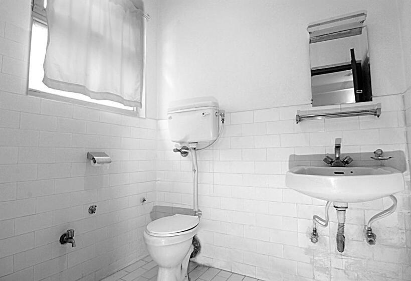 Chambre Standard Individuelle, Lily