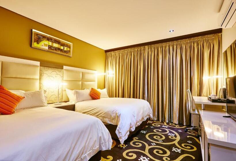 חדר משפחתי, Palm Continental