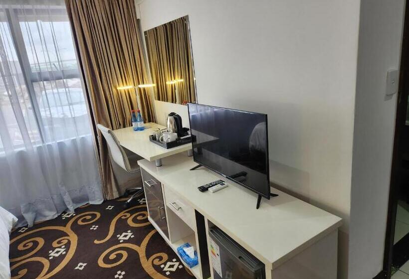 Семейный Номер, Palm Continental
