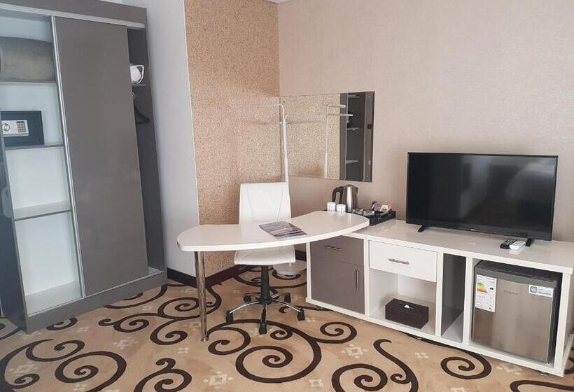 סוויטה אקזקיוטיב, Palm Continental