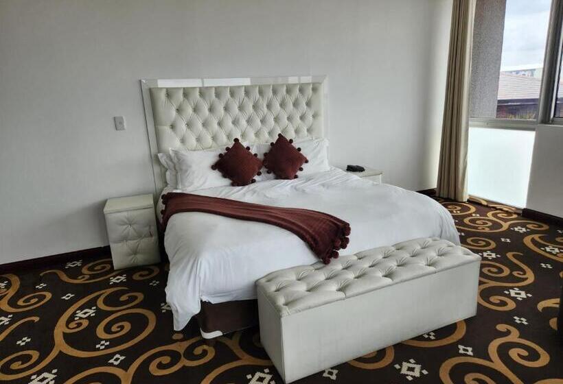 סוויטה, Palm Continental