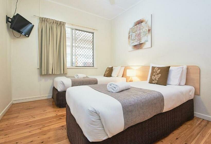 اتاق استاندارد سه نفره, Ruthven Street Motor Inn