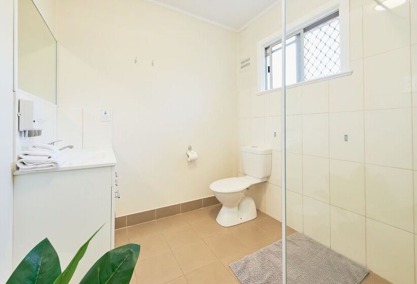 اتاق استاندارد, Ruthven Street Motor Inn