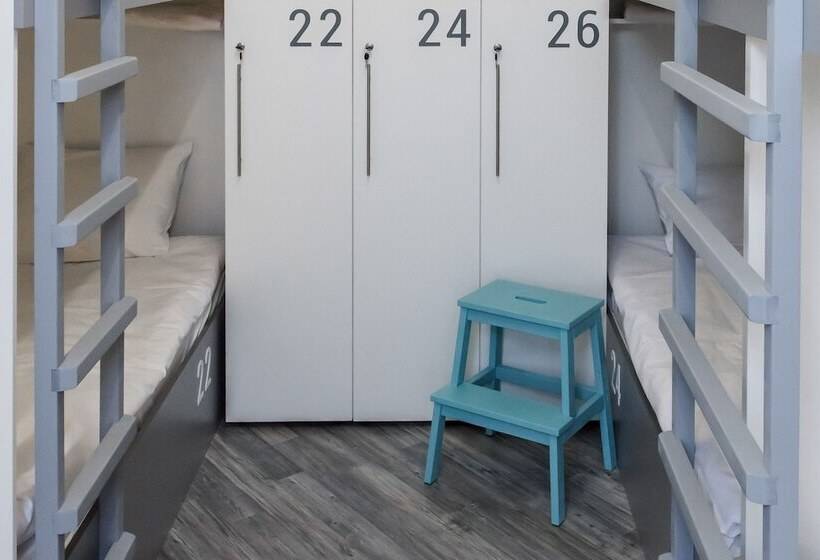 تختخواب در اتاق مشترک, Shukhov Hostel