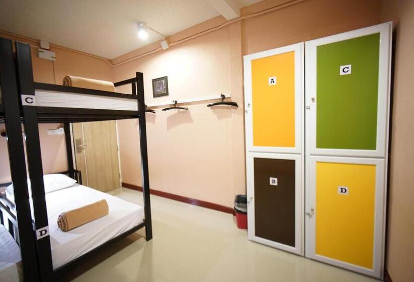 اتاق خانوادگی, Urban Hostel Bangkok