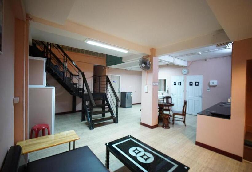 اتاق استاندارد, Urban Hostel Bangkok