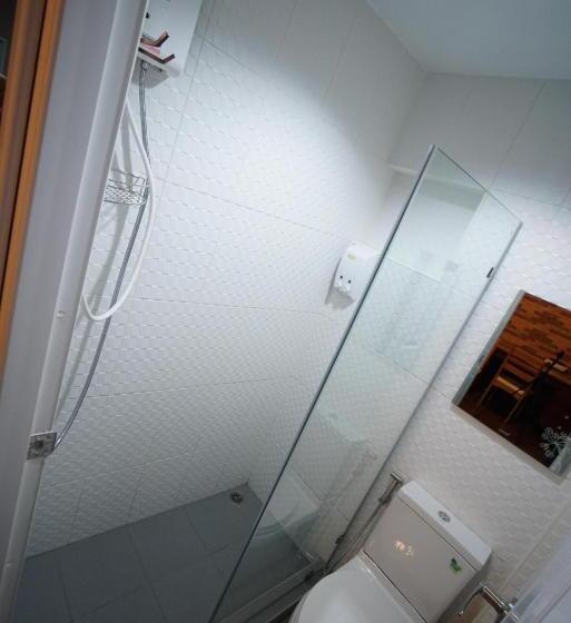 اتاق استاندارد با سرویس بهداشتی مشترک, Urban Hostel Bangkok