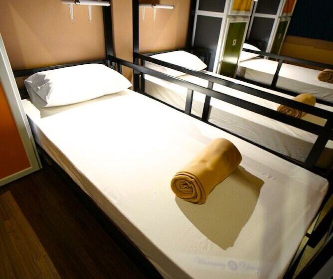تختخواب در اتاق مشترک, Urban Hostel Bangkok