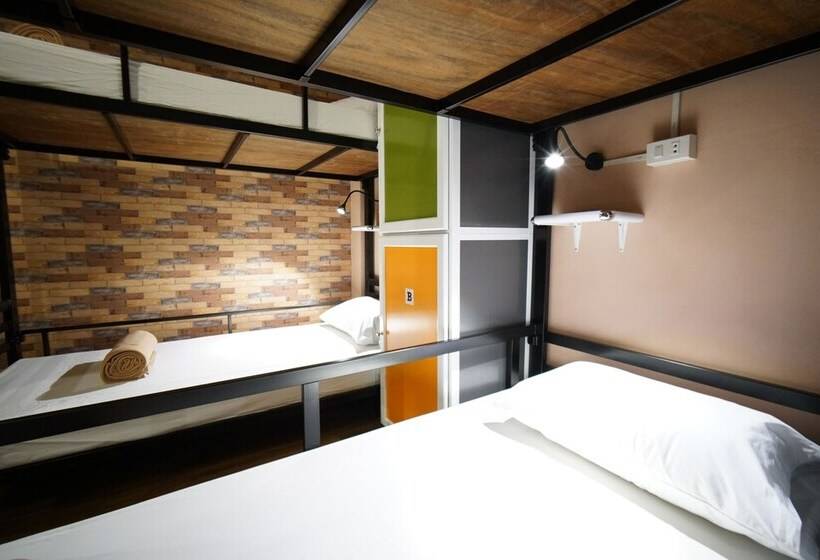 تختخواب در اتاق مشترک, Urban Hostel Bangkok