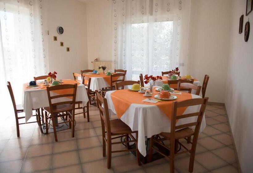 标准三人间, Area Domus