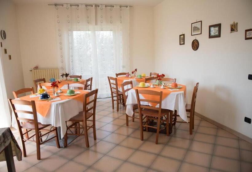 标准三人间, Area Domus