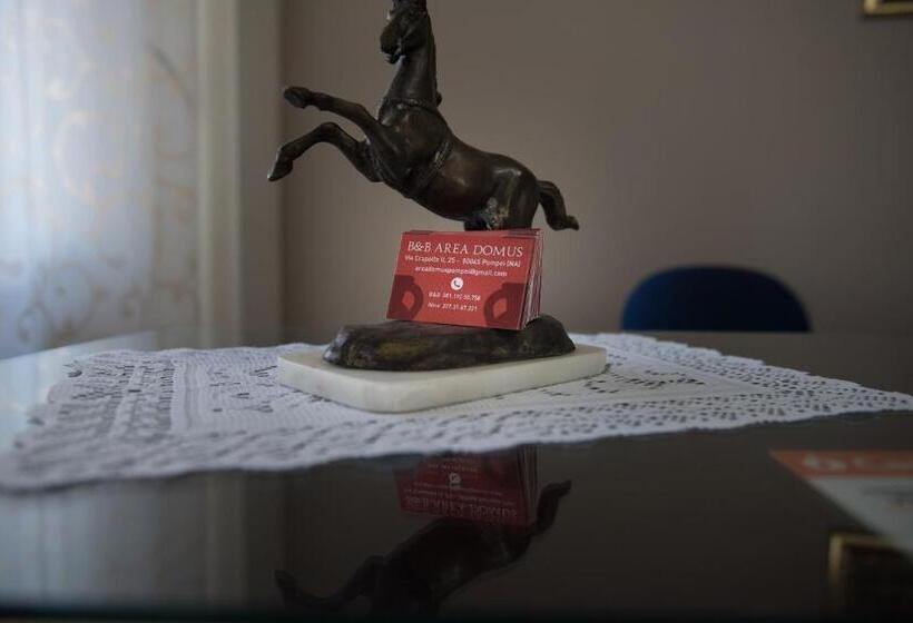 标准三人间, Area Domus