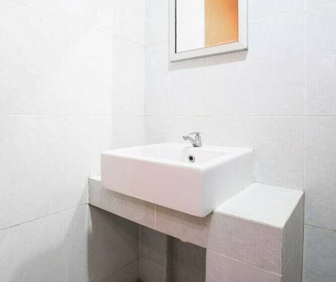 스탠다드 룸, Adikara Renon