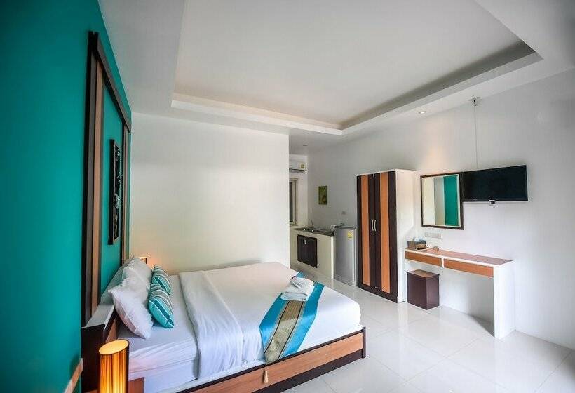 غرفة قياسية مطلّة علي حمام السباحة, Cascades Resort