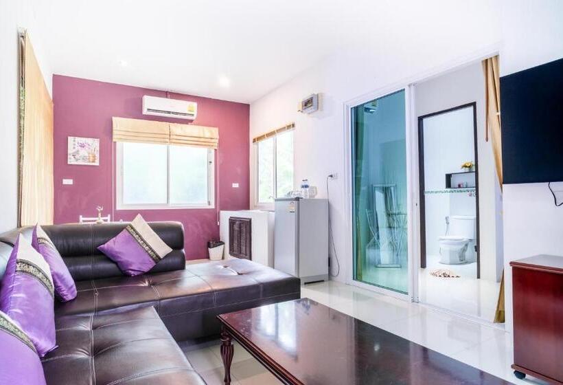 شقة غرفة واحدة مطلة على حمام السباحة, Cascades Resort