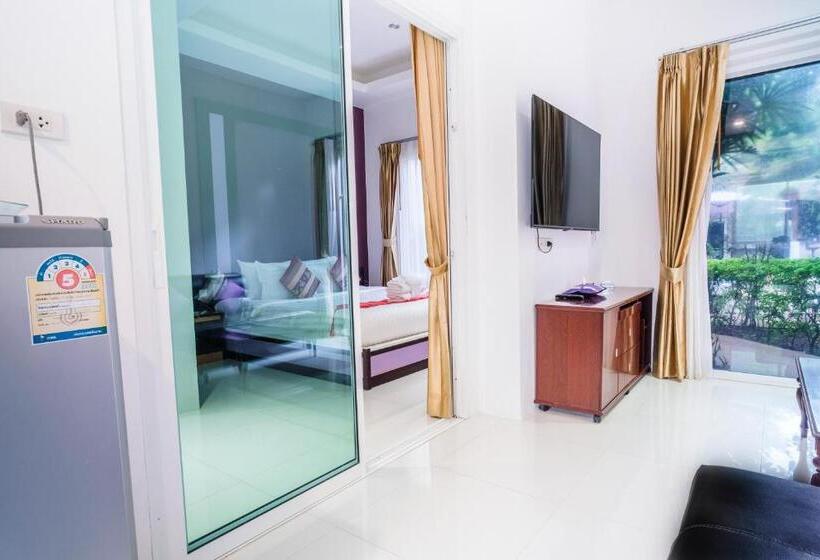 شقة غرفة واحدة مطلة على حمام السباحة, Cascades Resort