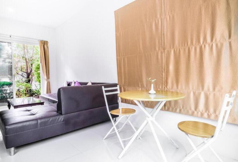 شقة غرفة واحدة مطلة على حمام السباحة, Cascades Resort