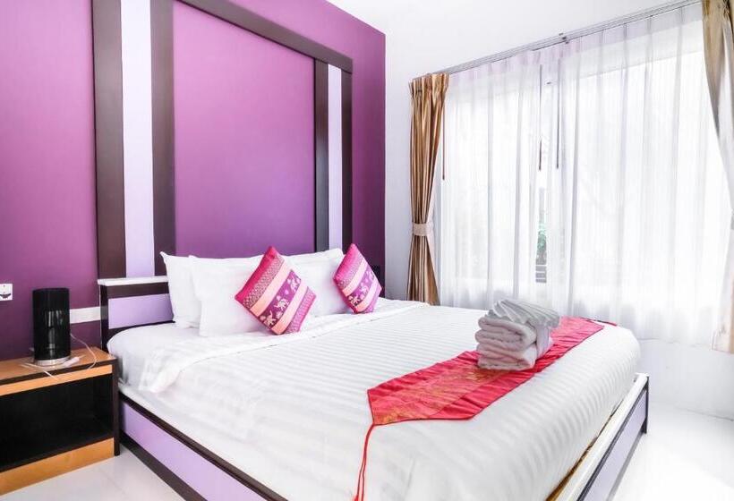 غرفة قياسية مطلّة علي حمام السباحة, Cascades Resort