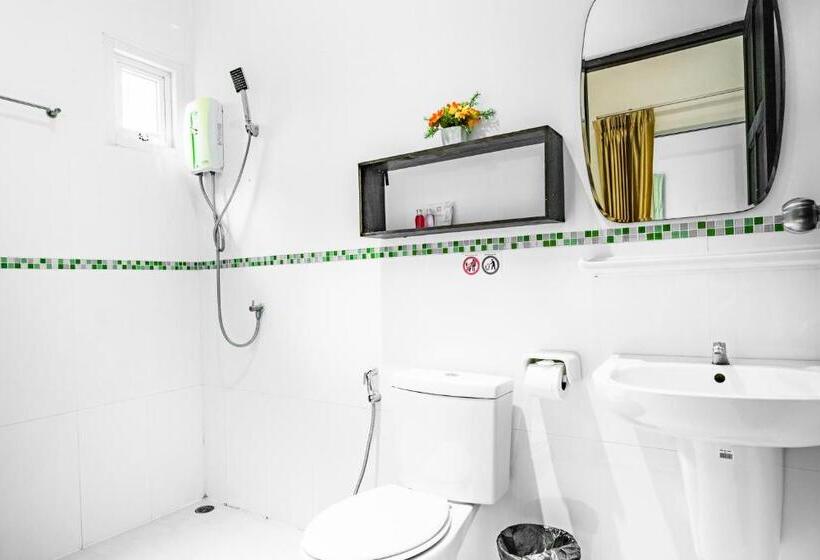 شقة غرفة واحدة مطلة على حمام السباحة, Cascades Resort