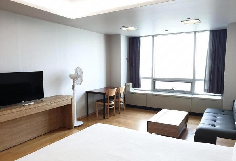 Standard Room, Goodday Airtel
